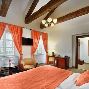Lippert 4* Praga